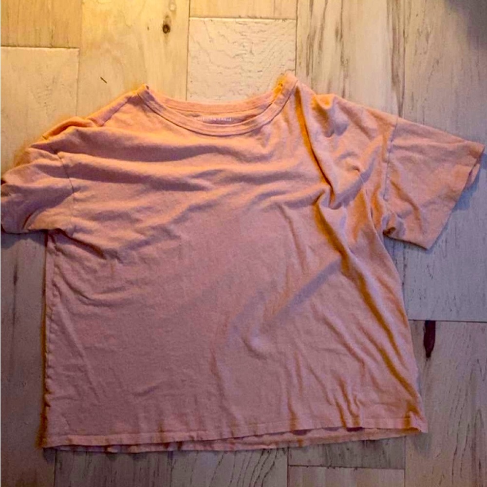 american eagle crop top! so cute with jean shorts!